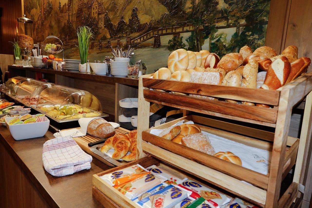 Pension Cafe Maier Golling an der Salzach Exterior foto
